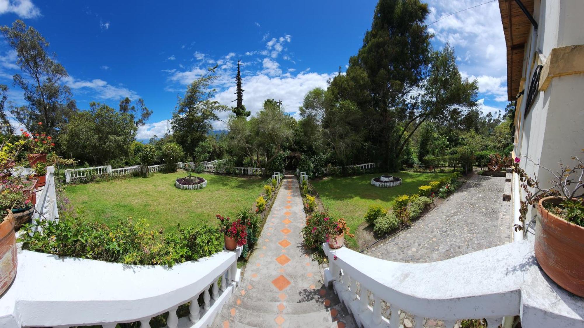 Hotel Hacienda San Isidro Trails & Experiences Cotacachi Exterior foto