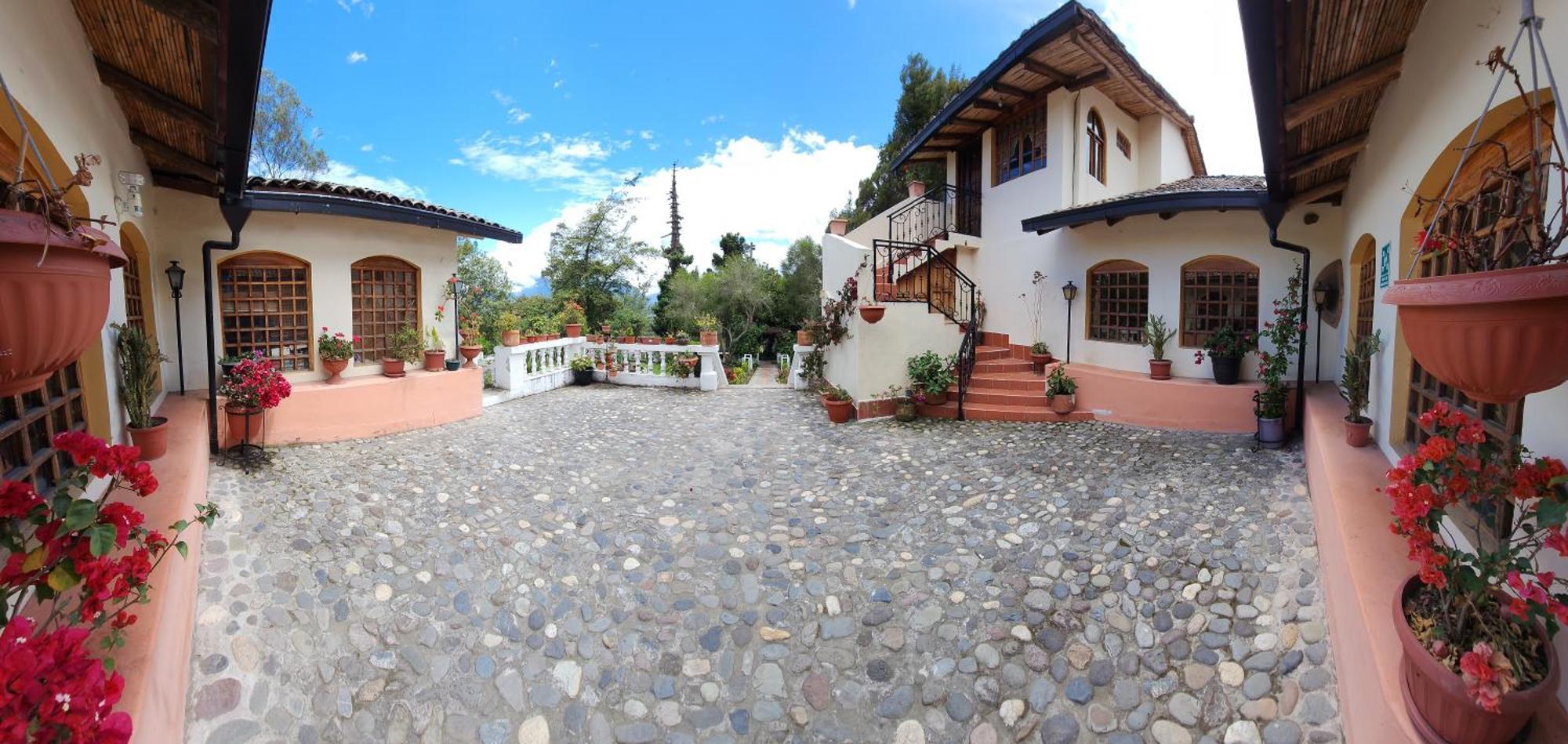 Hotel Hacienda San Isidro Trails & Experiences Cotacachi Exterior foto