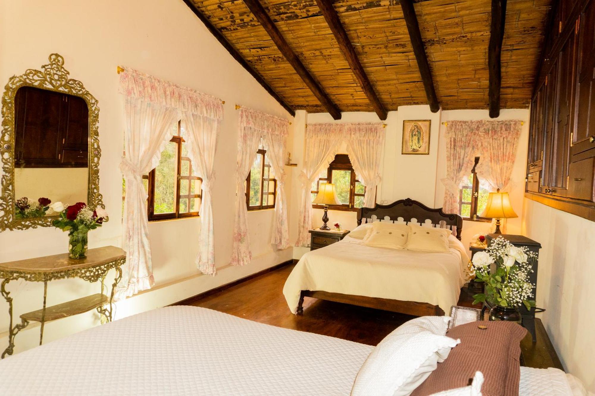 Hotel Hacienda San Isidro Trails & Experiences Cotacachi Exterior foto